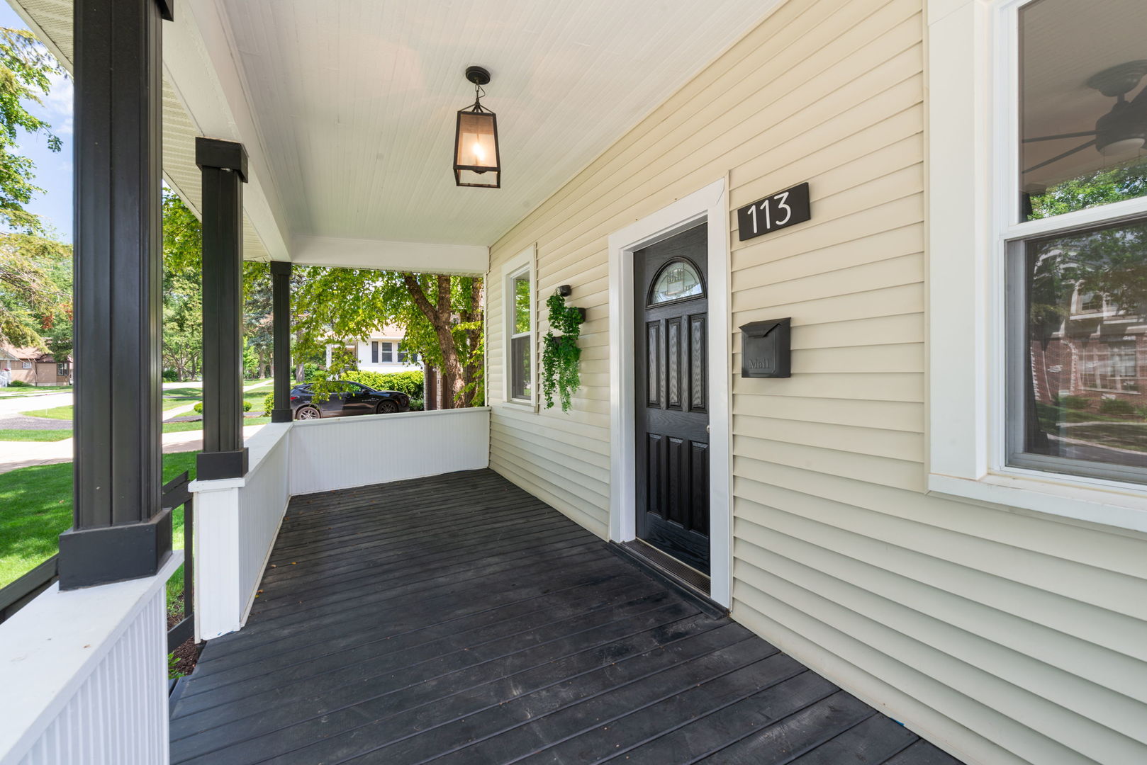 113 N Warwick Avenue, Westmont, IL 60559