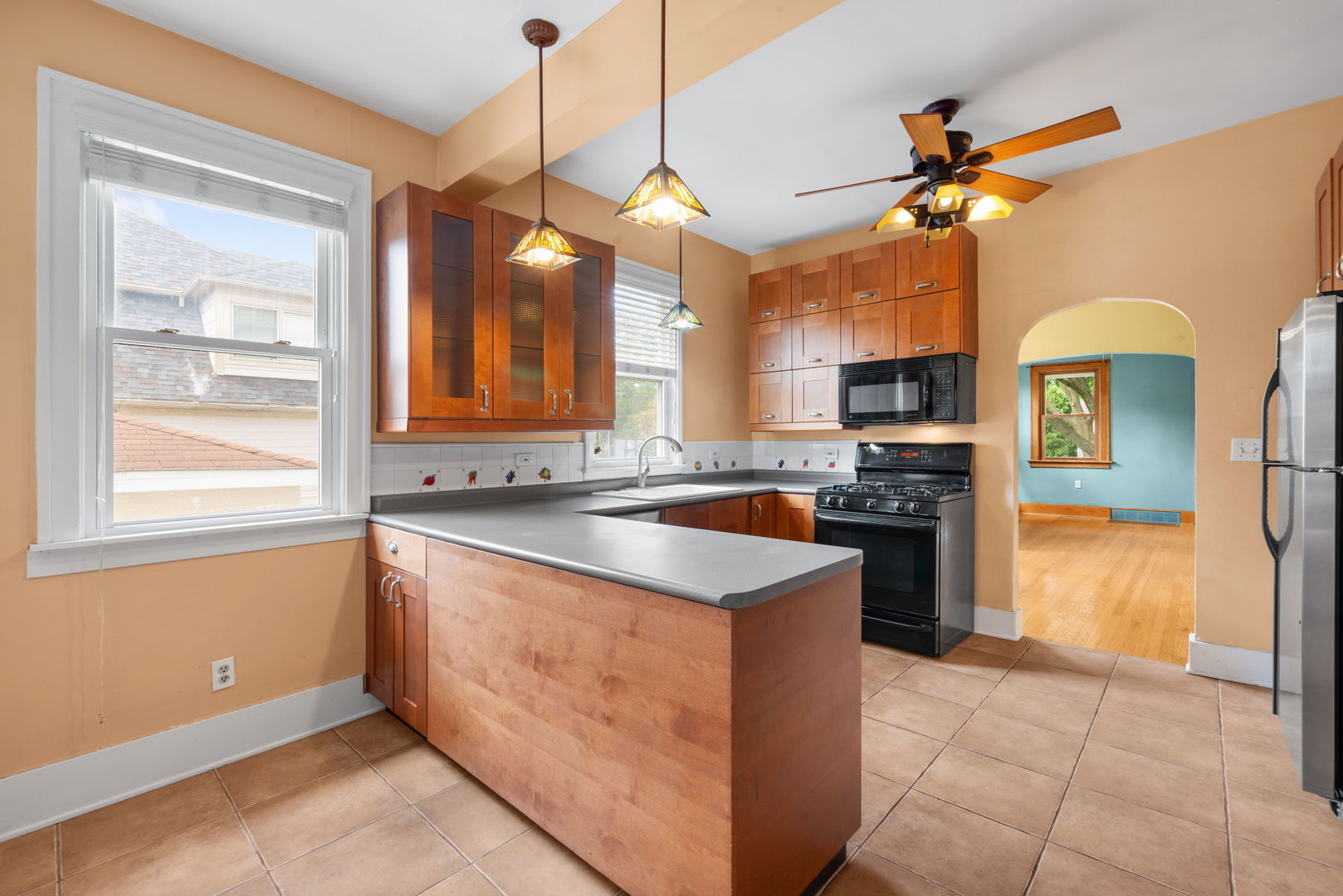 113 N Warwick Avenue, Westmont, IL 60559