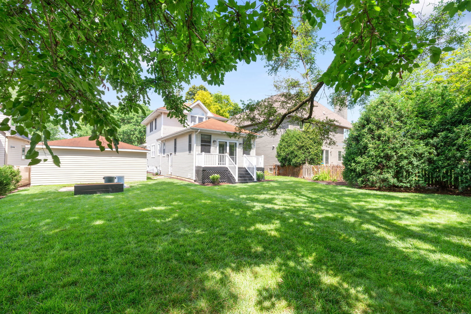 113 N Warwick Avenue, Westmont, IL 60559