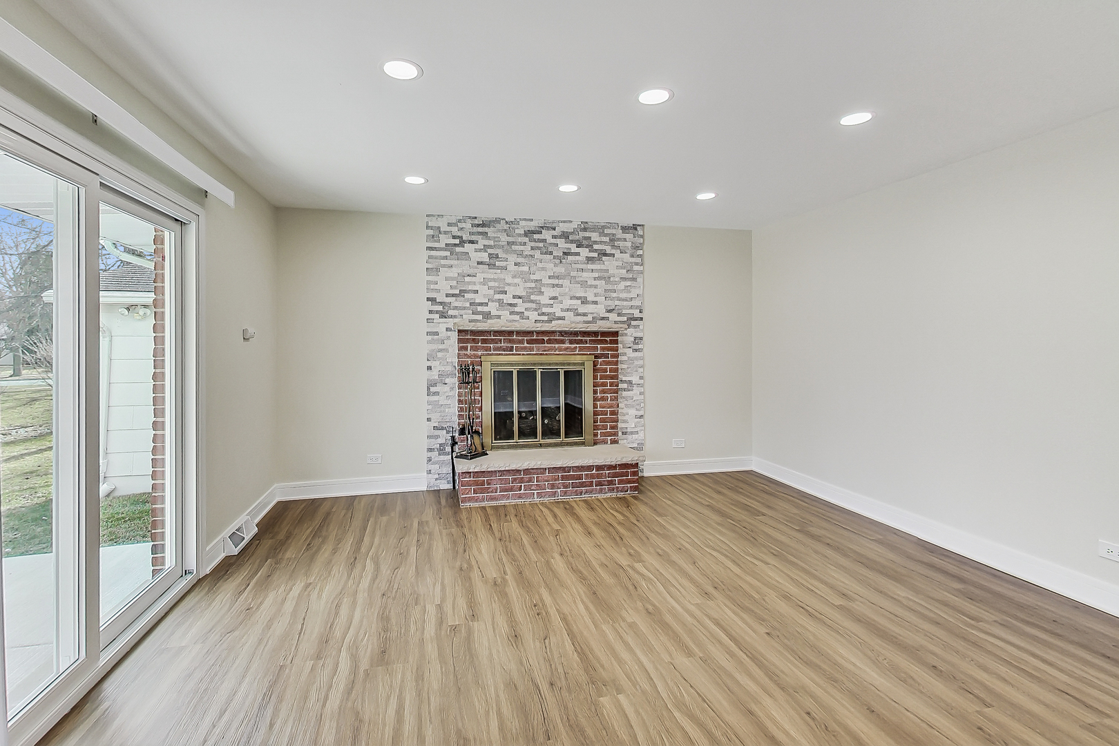 2024 E Wintergreen Avenue, Mount Prospect, IL 60056