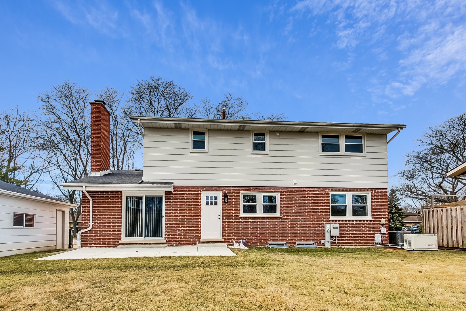 2024 E Wintergreen Avenue, Mount Prospect, IL 60056