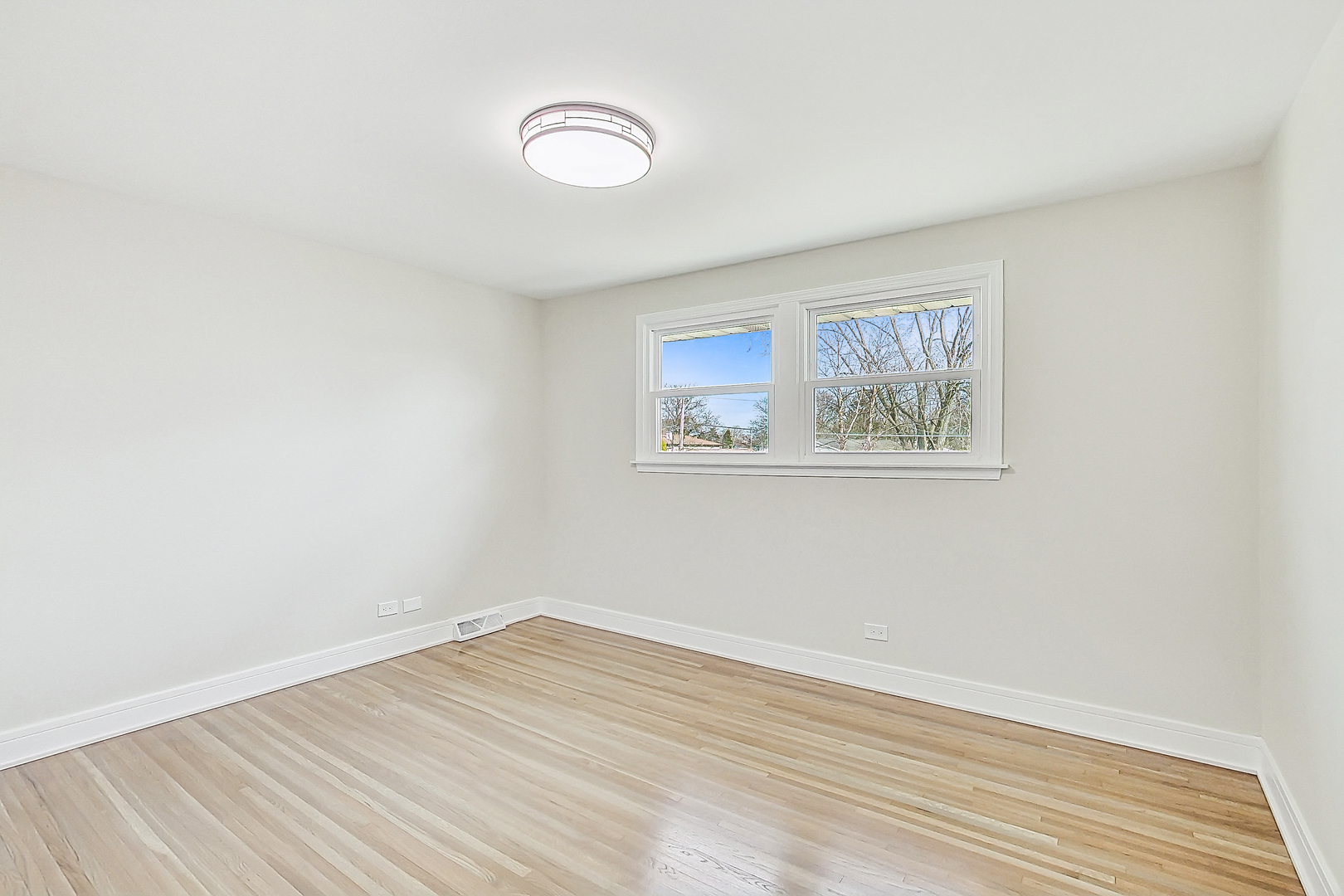 2024 E Wintergreen Avenue, Mount Prospect, IL 60056