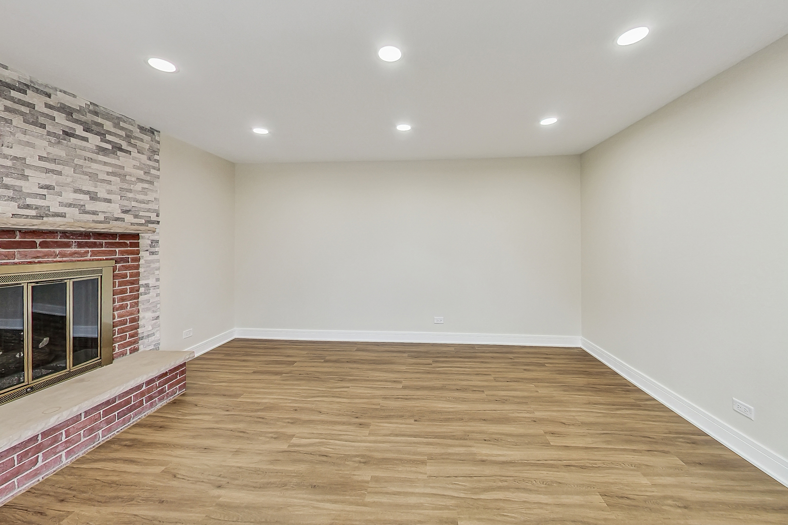 2024 E Wintergreen Avenue, Mount Prospect, IL 60056