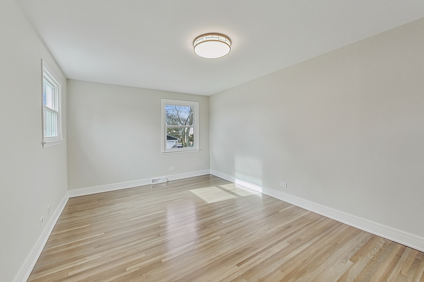 2024 E Wintergreen Avenue, Mount Prospect, IL 60056