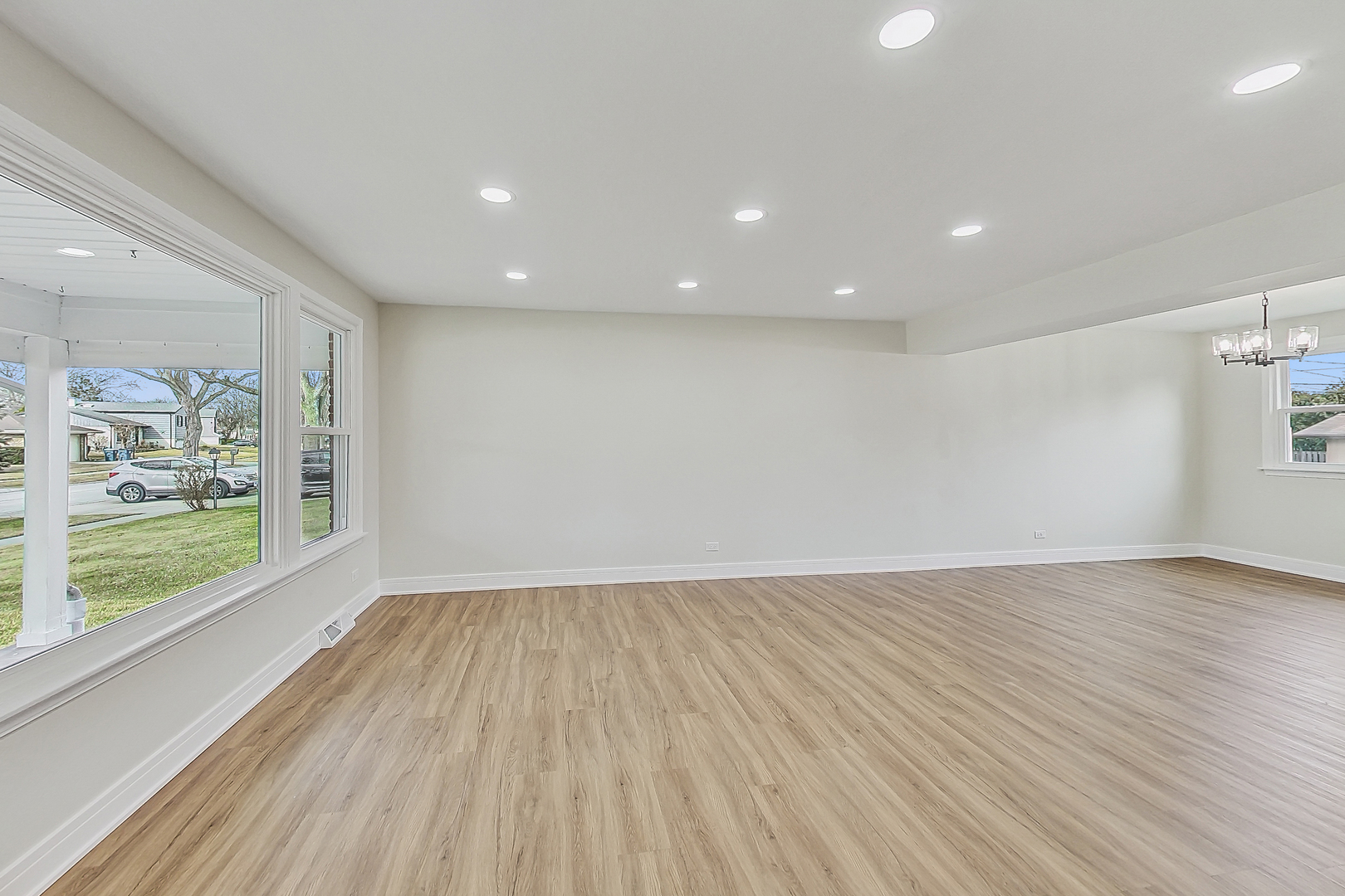 2024 E Wintergreen Avenue, Mount Prospect, IL 60056