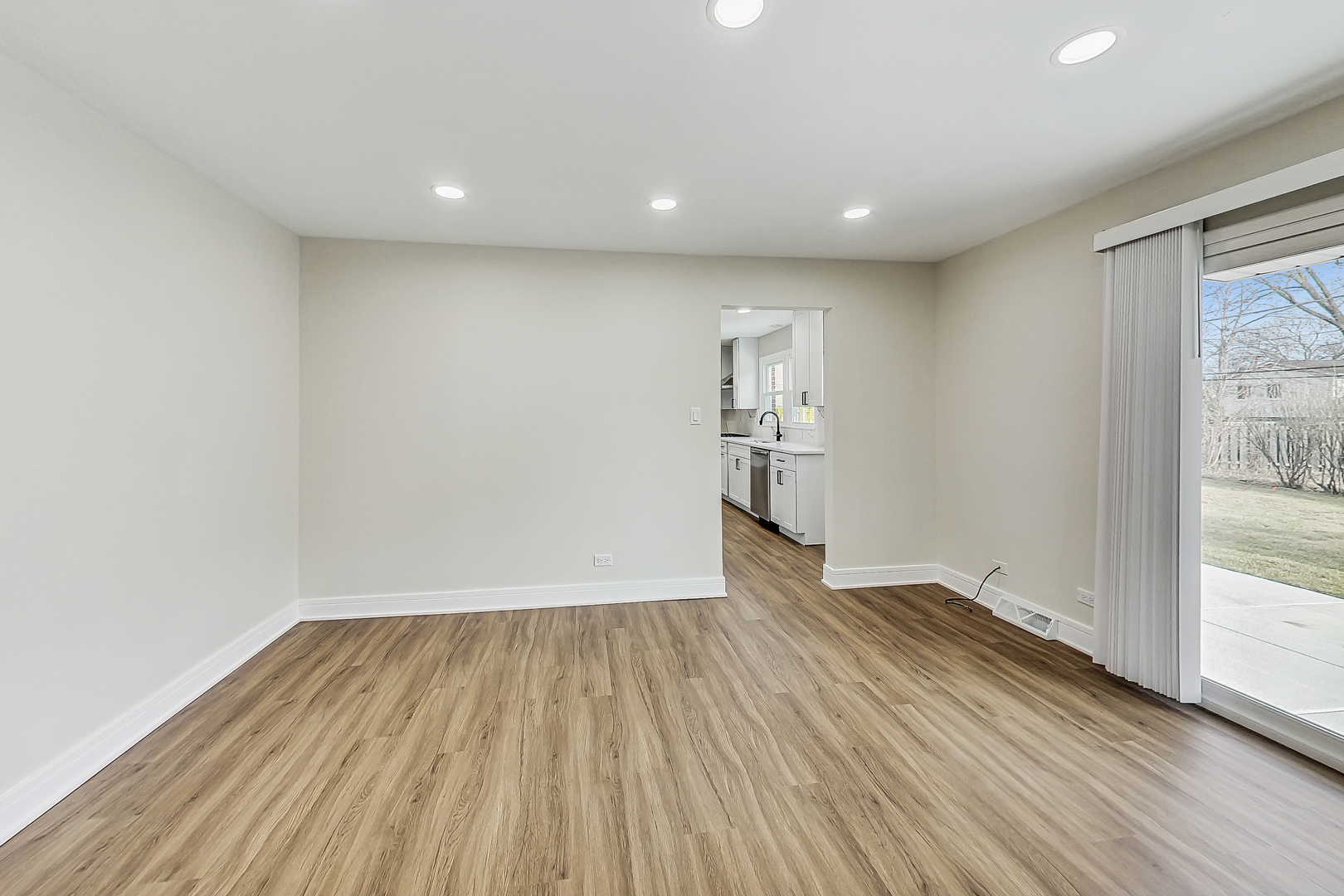2024 E Wintergreen Avenue, Mount Prospect, IL 60056