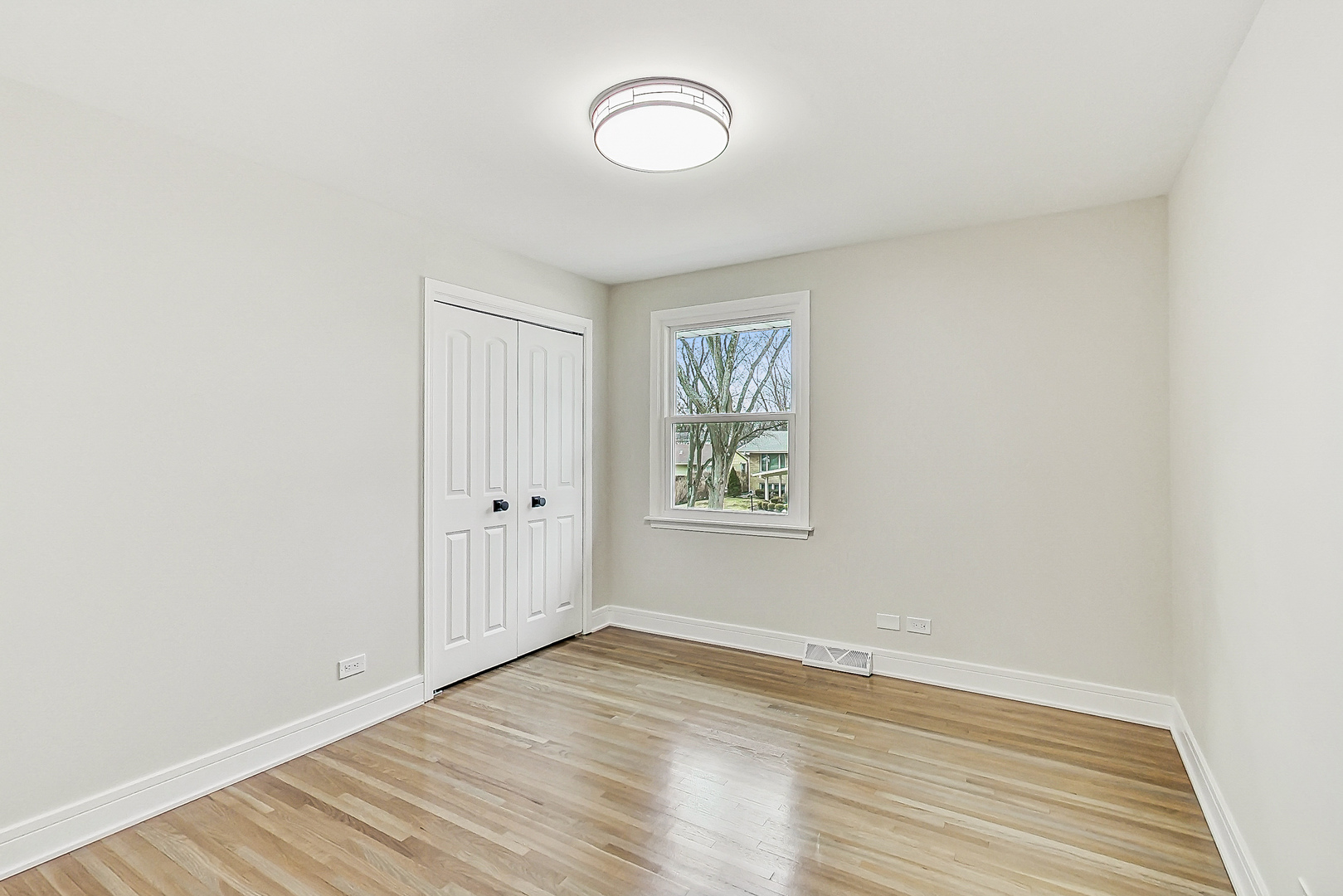 2024 E Wintergreen Avenue, Mount Prospect, IL 60056