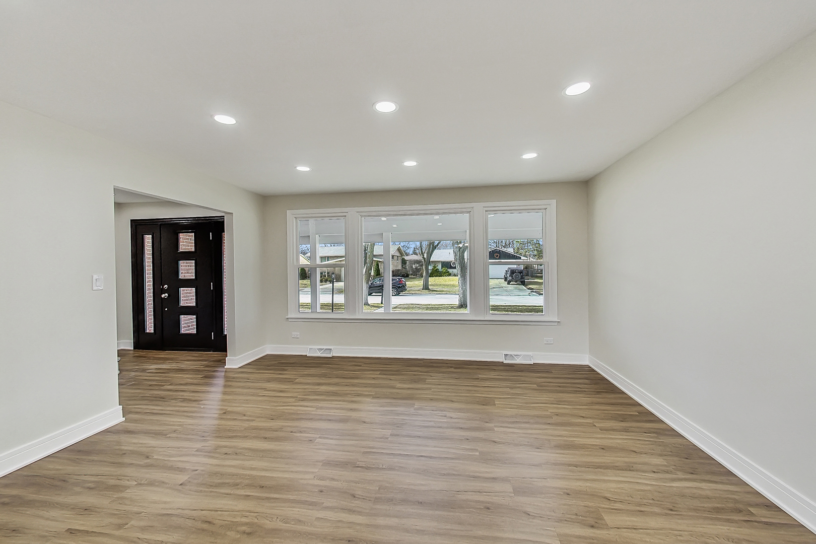 2024 E Wintergreen Avenue, Mount Prospect, IL 60056