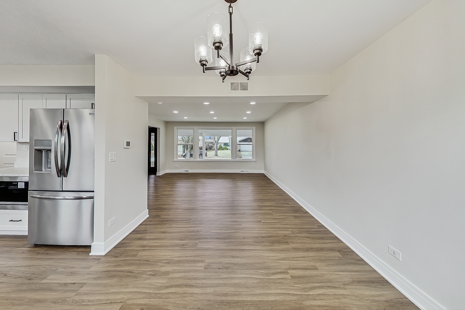 2024 E Wintergreen Avenue, Mount Prospect, IL 60056