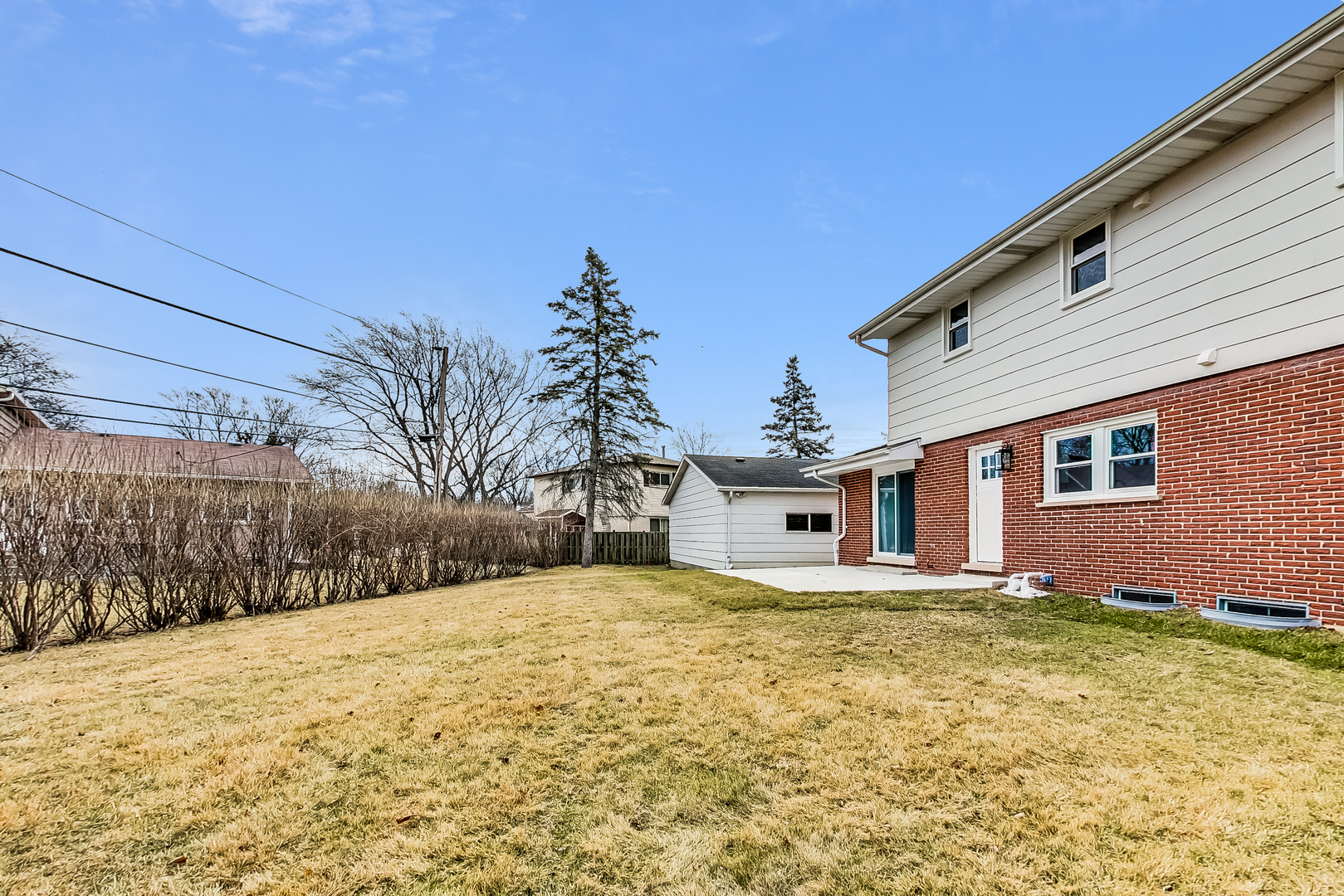 2024 E Wintergreen Avenue, Mount Prospect, IL 60056
