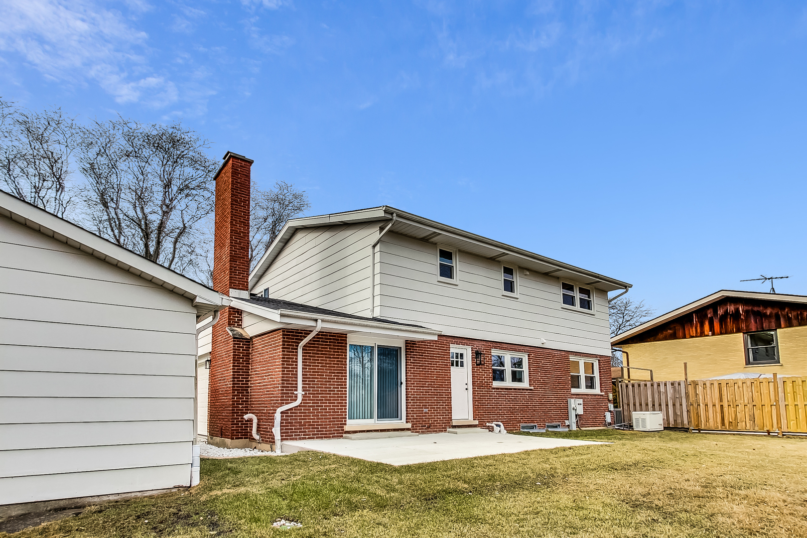 2024 E Wintergreen Avenue, Mount Prospect, IL 60056