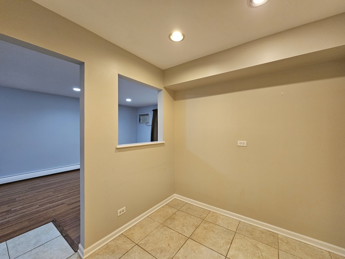 12 Parkside Court #4, Vernon Hills, IL 60061