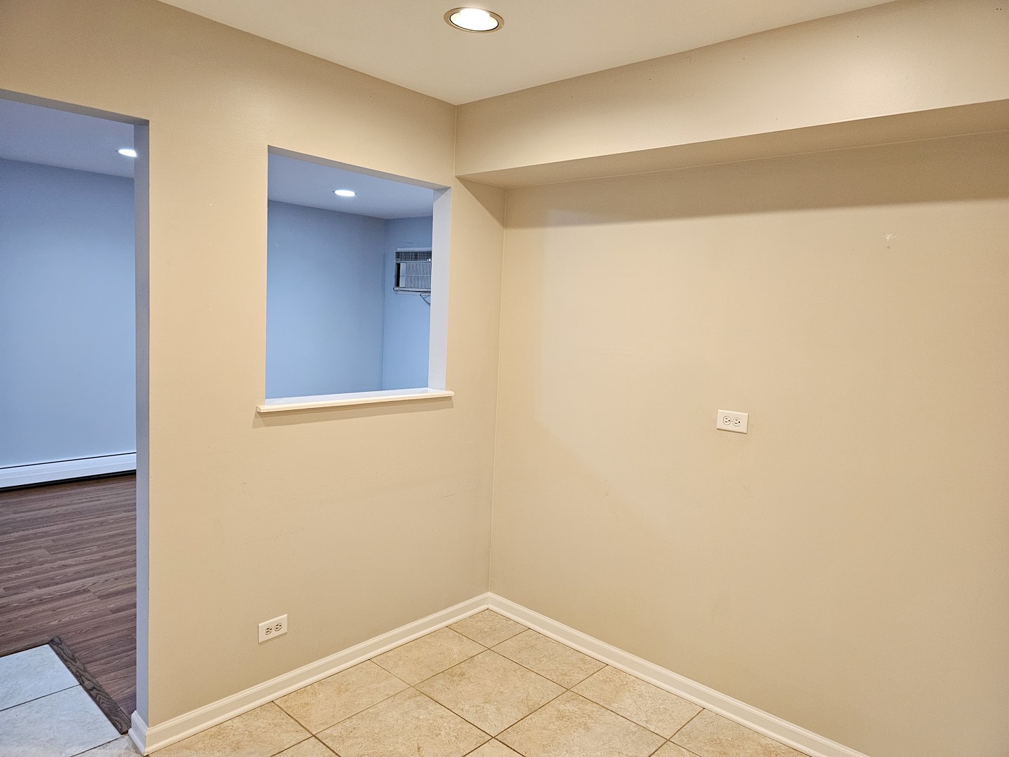 12 Parkside Court #4, Vernon Hills, IL 60061