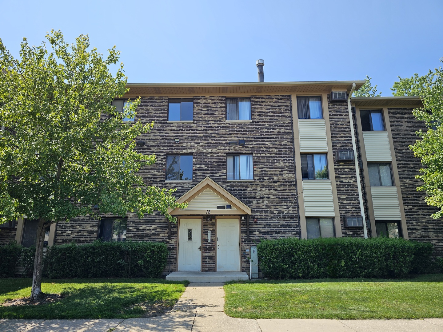 12 Parkside Court #4, Vernon Hills, IL 60061