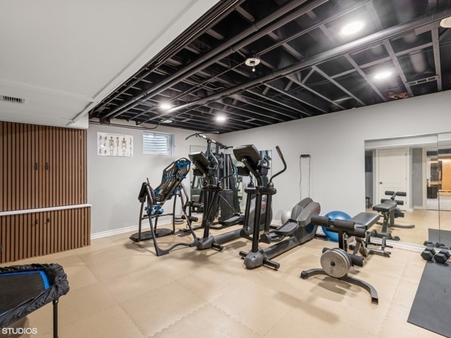 404 Caesar Drive, Barrington Hills, IL 60010