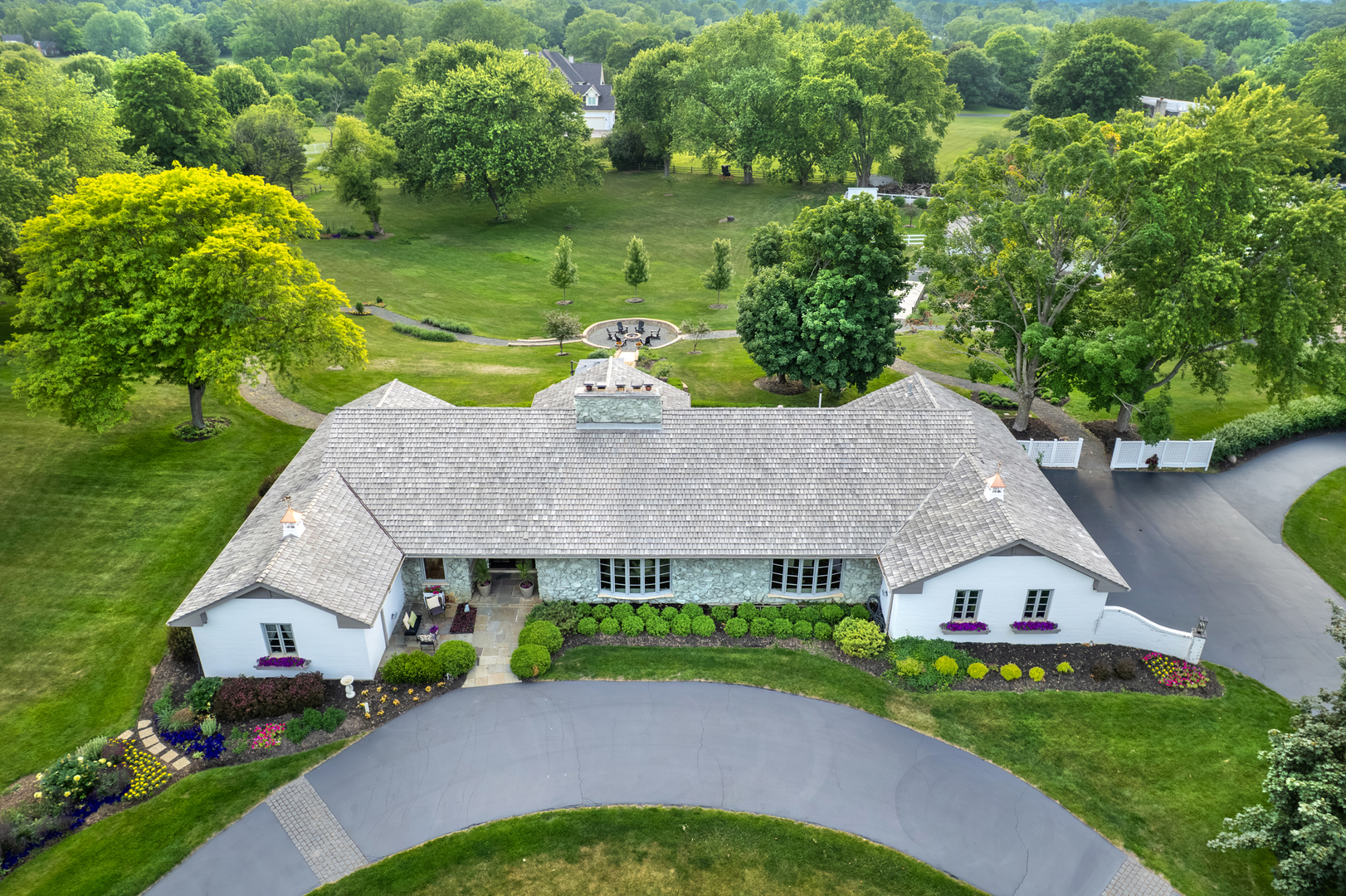 404 Caesar Drive, Barrington Hills, IL 60010