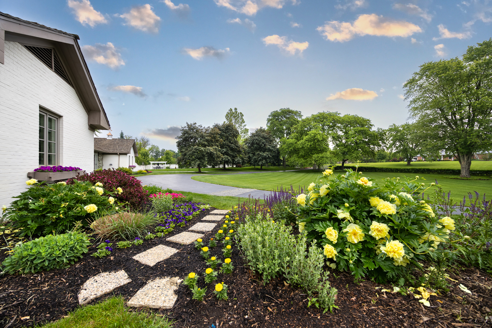 404 Caesar Drive, Barrington Hills, IL 60010