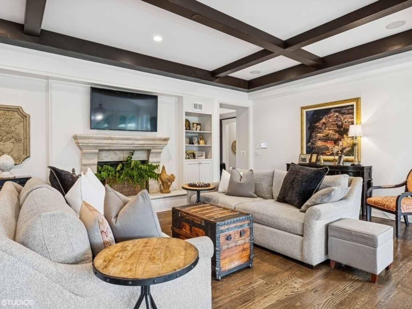 404 Caesar Drive, Barrington Hills, IL 60010