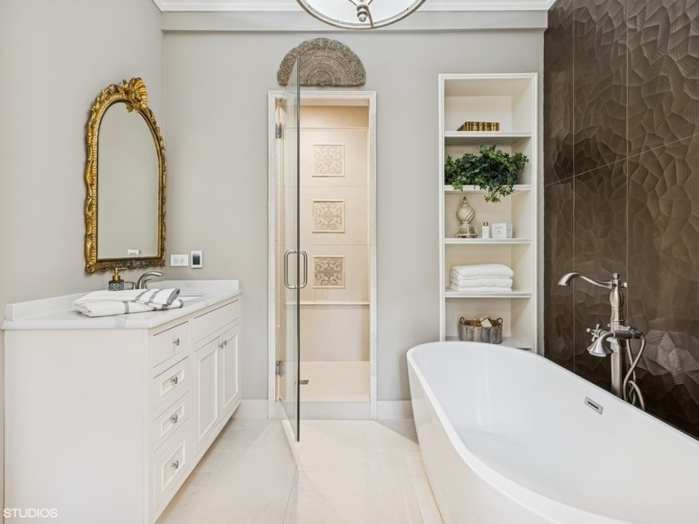 404 Caesar Drive, Barrington Hills, IL 60010