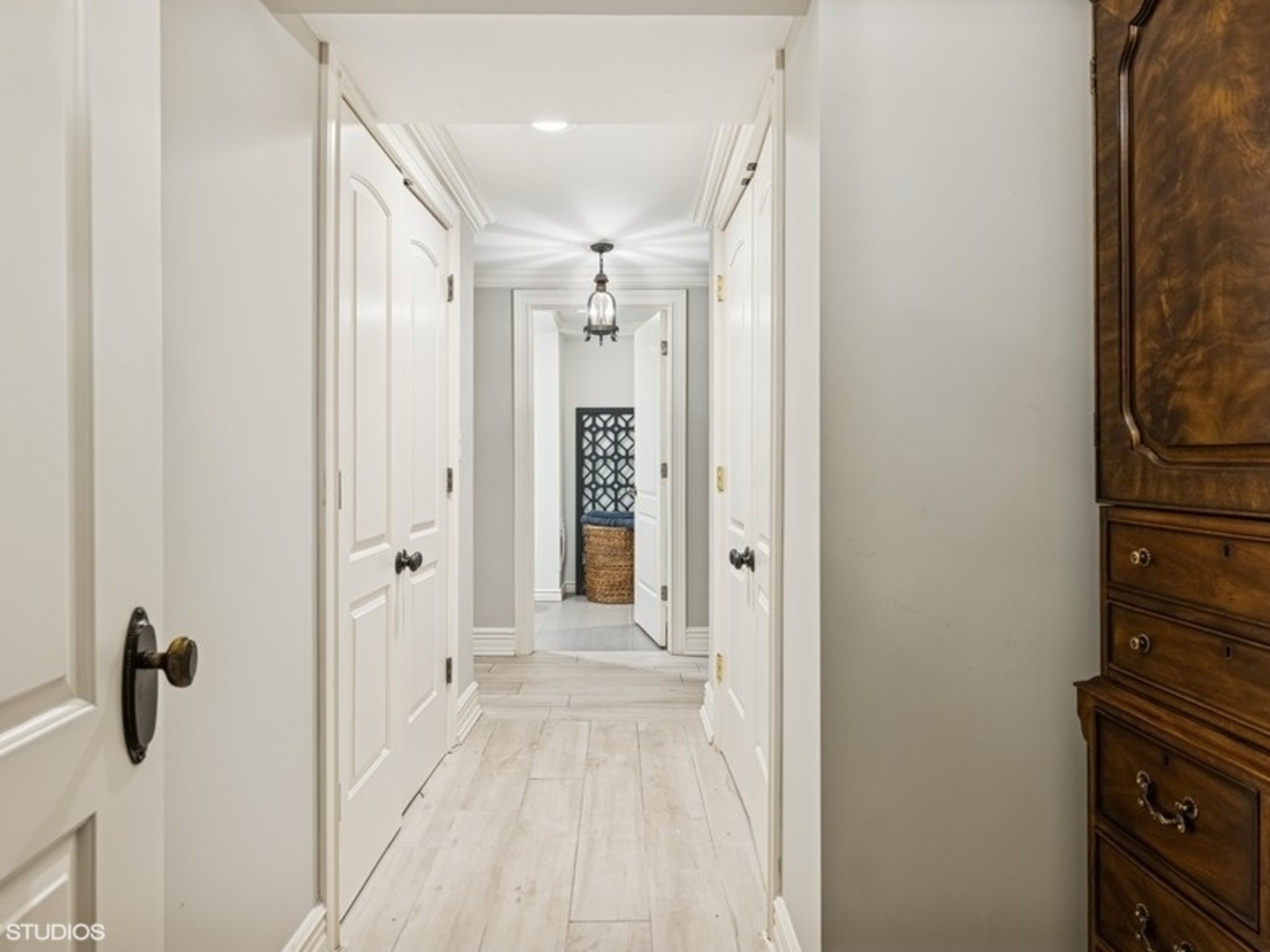 404 Caesar Drive, Barrington Hills, IL 60010