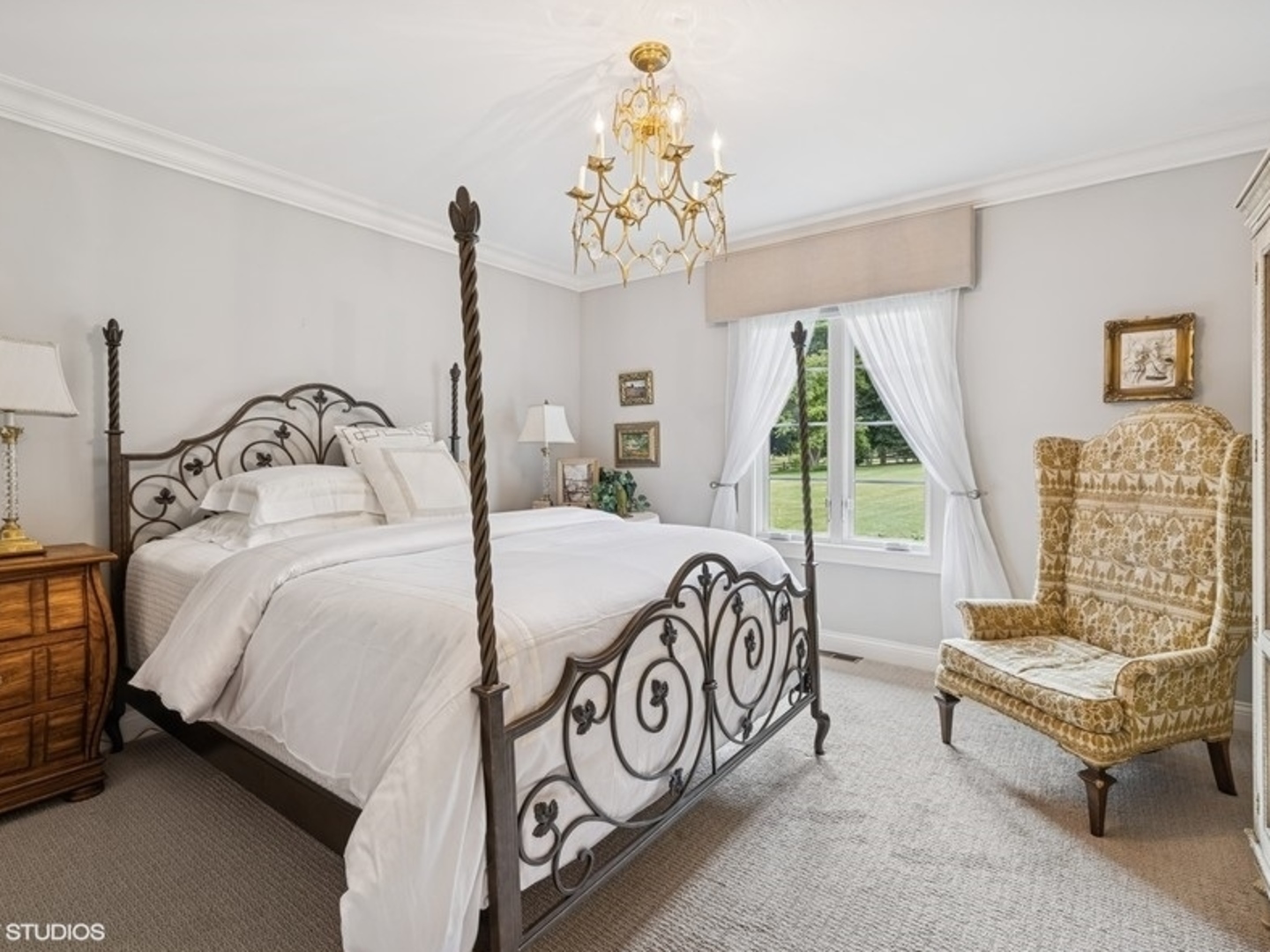 404 Caesar Drive, Barrington Hills, IL 60010