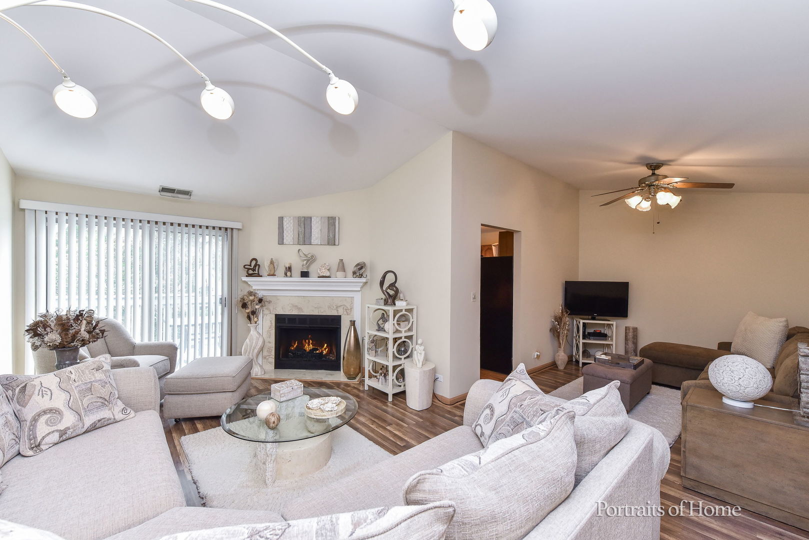 2254 Petworth Court #202D, Naperville, IL 60565