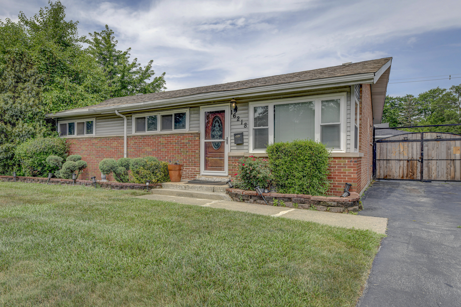 16218 Sussex Court, Markham, IL 60428