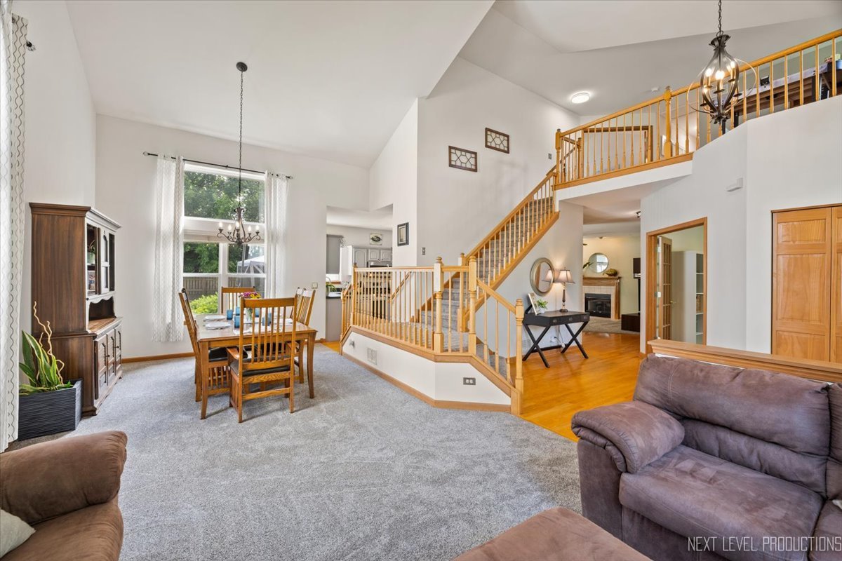 1949 PINNACLE Drive, Aurora, IL 60502