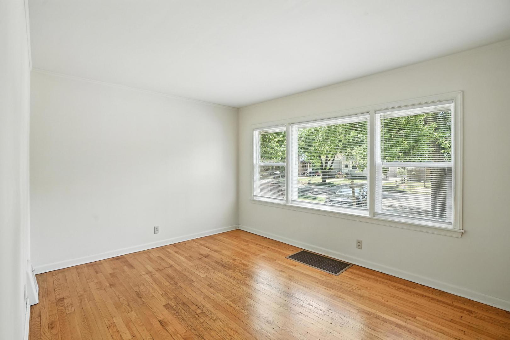 21149 Main Street, Matteson, IL 60443