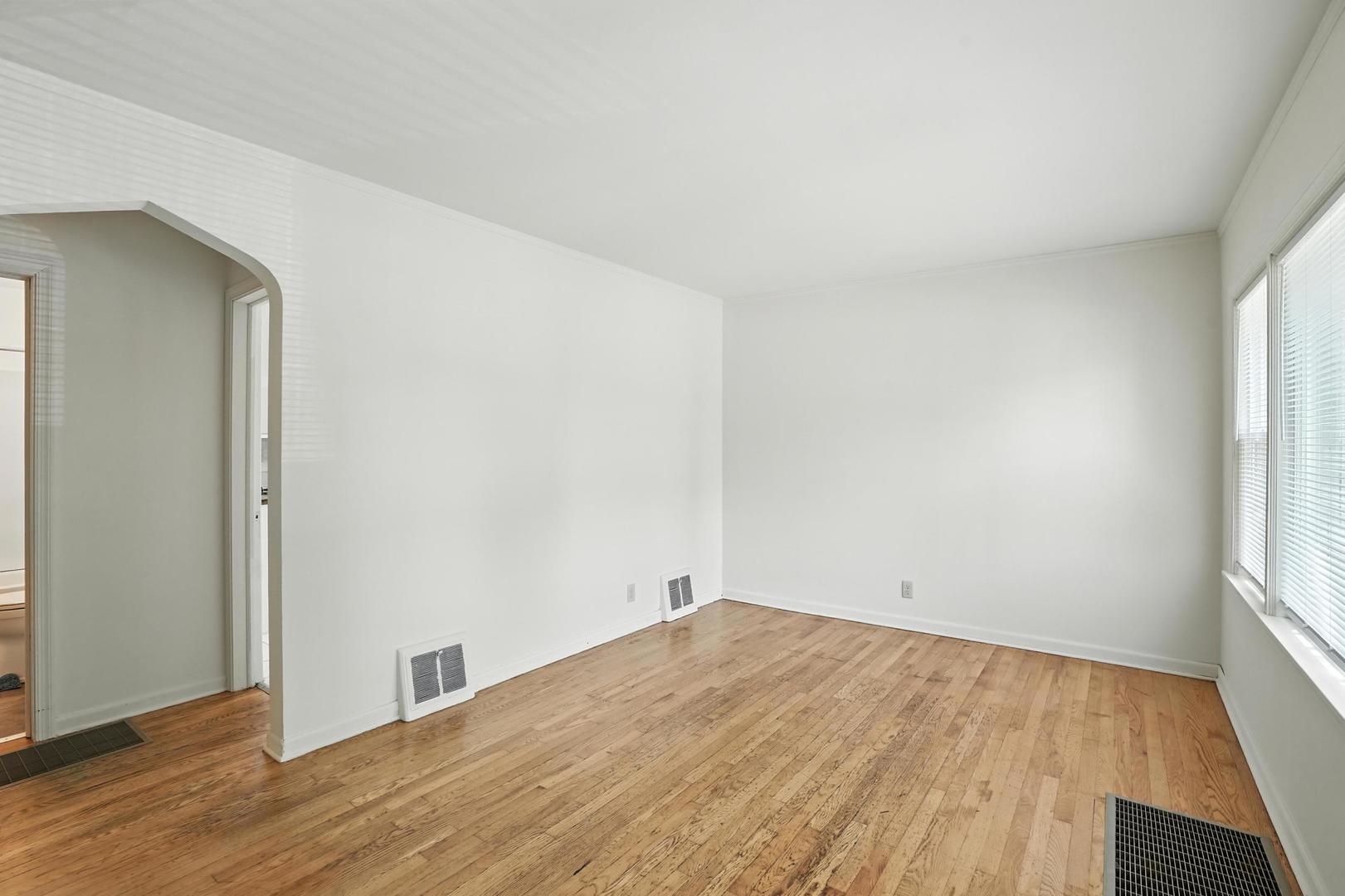 21149 Main Street, Matteson, IL 60443