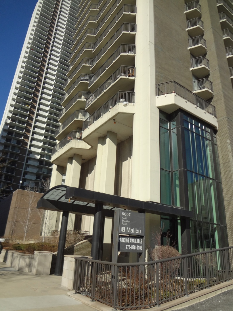 6007 N Sheridan Road #17H, Chicago, IL 60660