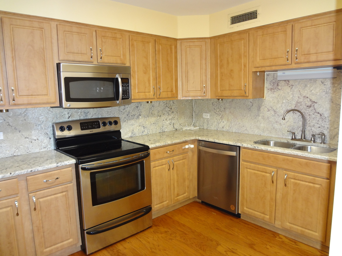 6007 N Sheridan Road #17H, Chicago, IL 60660