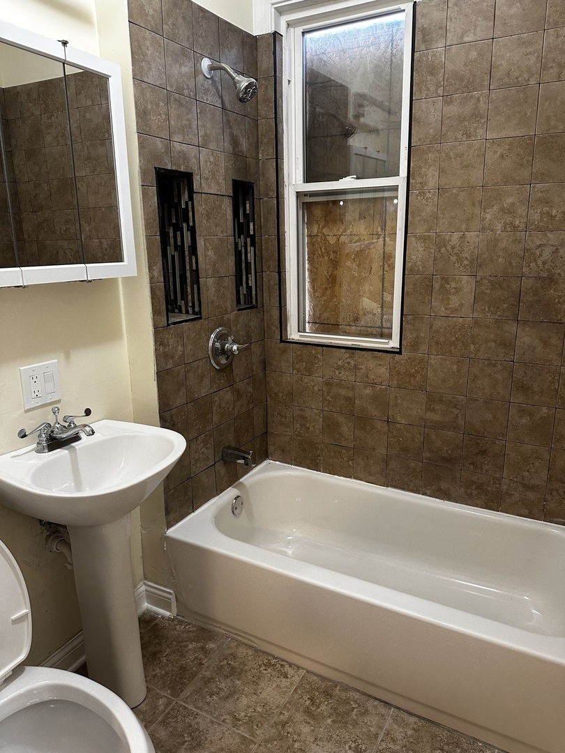 7144 S Wentworth Avenue, Chicago, IL 60621