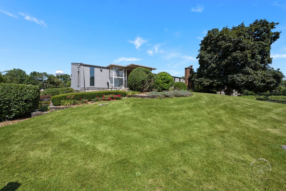 29W440 Emerald Green Drive #25-F, Warrenville, IL 60555