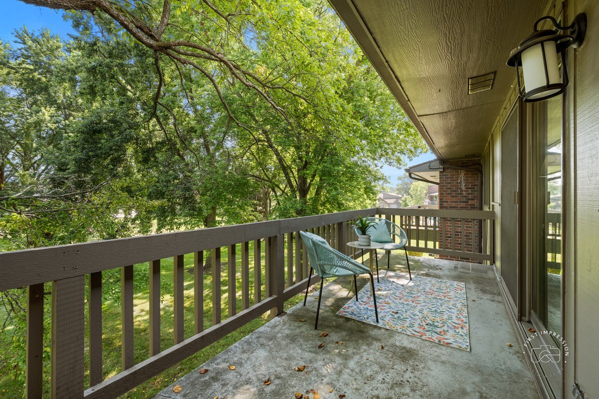 29W440 Emerald Green Drive #25-F, Warrenville, IL 60555