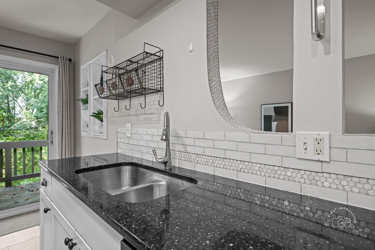 29W440 Emerald Green Drive #25-F, Warrenville, IL 60555