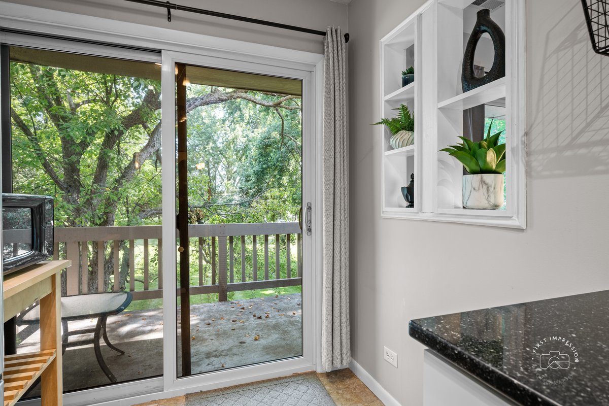 29W440 Emerald Green Drive #25-F, Warrenville, IL 60555