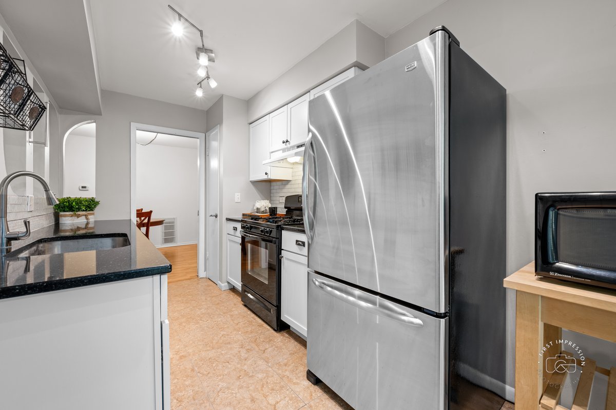 29W440 Emerald Green Drive #25-F, Warrenville, IL 60555
