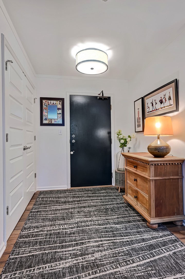 1409 Burr Oak Road #111A, Hinsdale, IL 60521