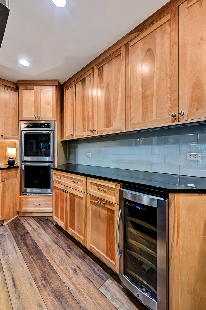 1409 Burr Oak Road #111A, Hinsdale, IL 60521