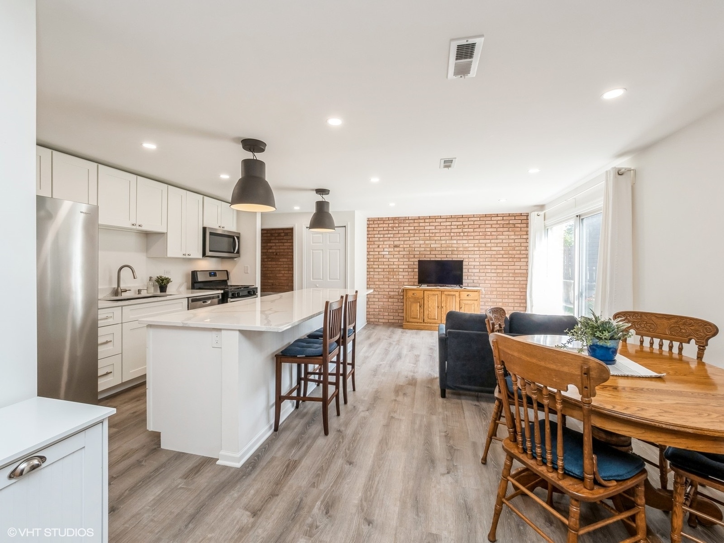 534 E Main Street, Barrington, IL 60010