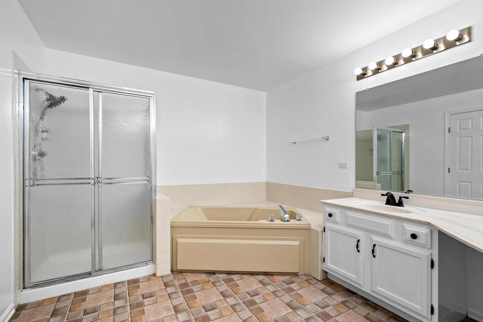 1401 Clove Court #D, Mount Prospect, IL 60056