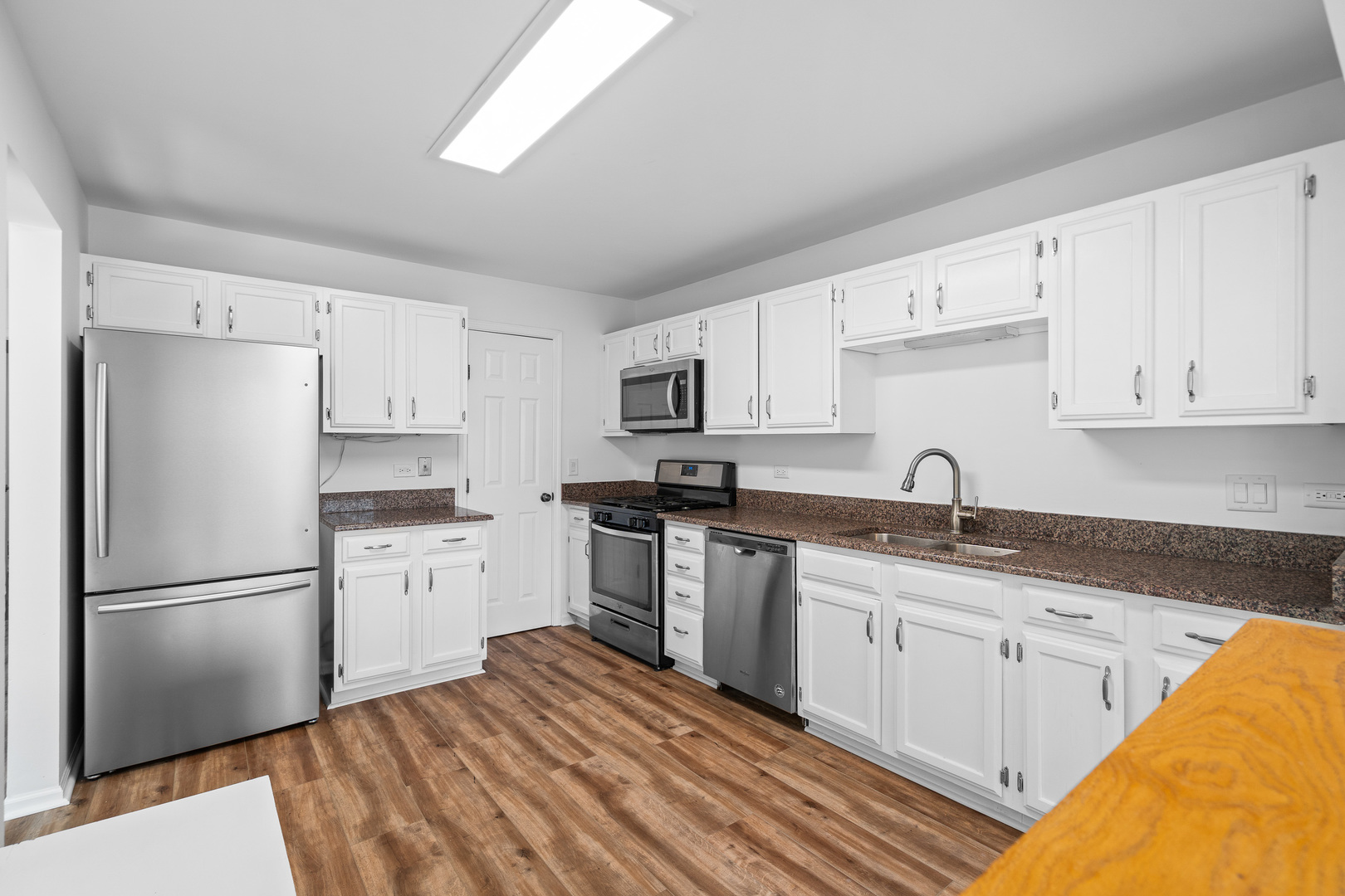 1401 Clove Court #D, Mount Prospect, IL 60056