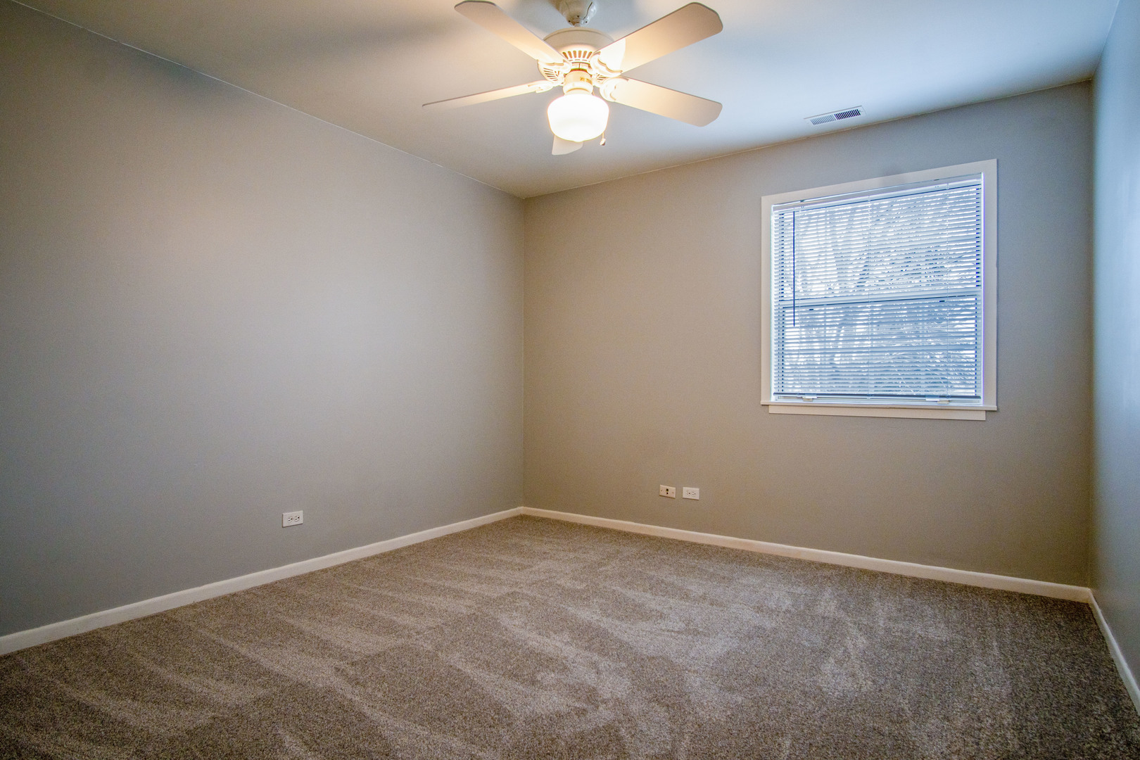 15 Gant Circle #E, Streamwood, IL 60107
