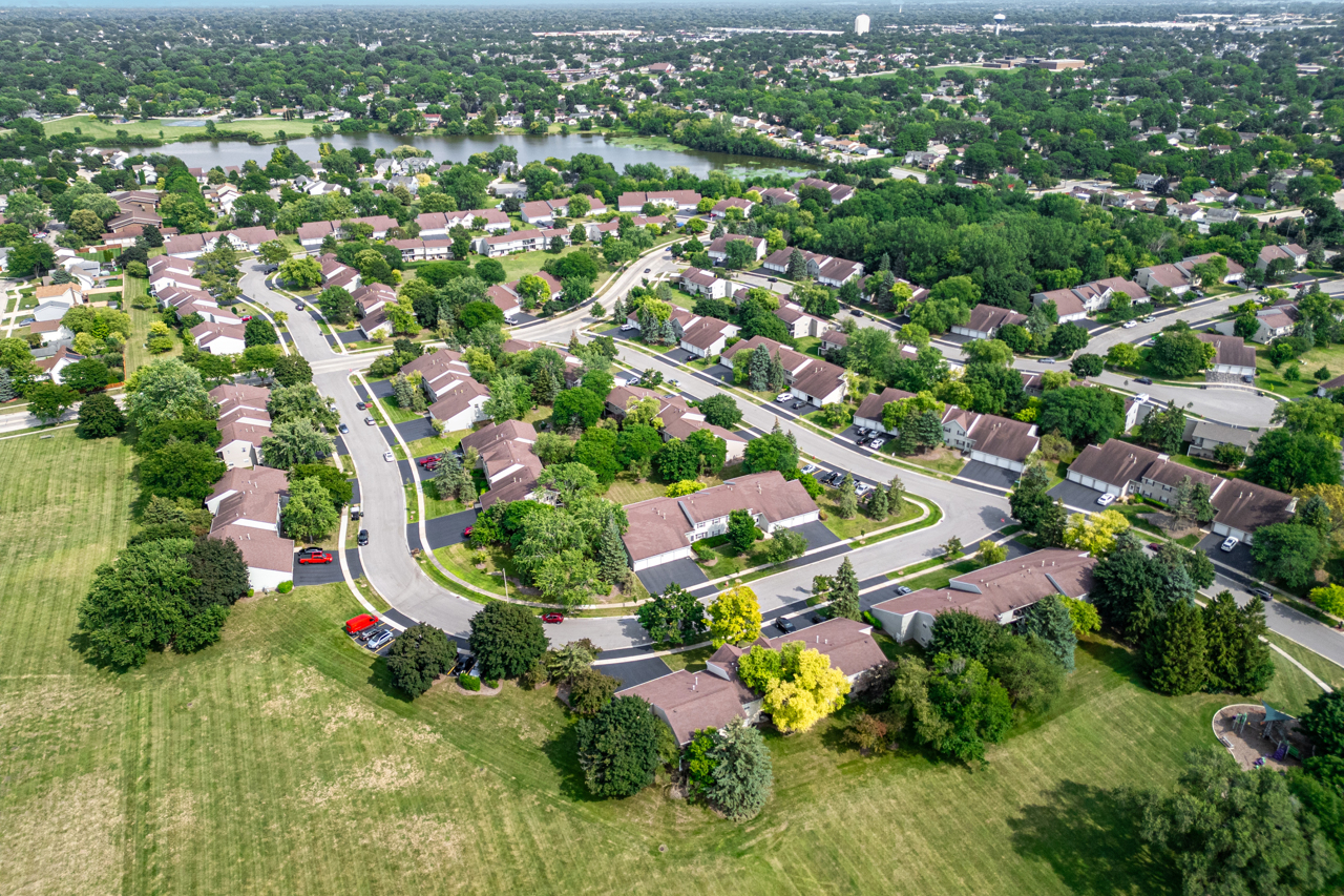 15 Gant Circle #E, Streamwood, IL 60107