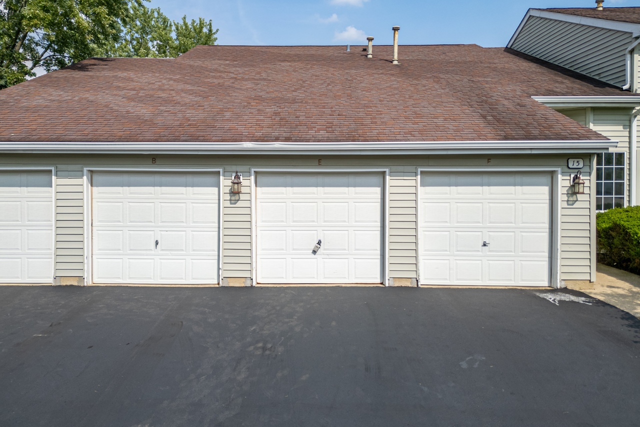 15 Gant Circle #E, Streamwood, IL 60107