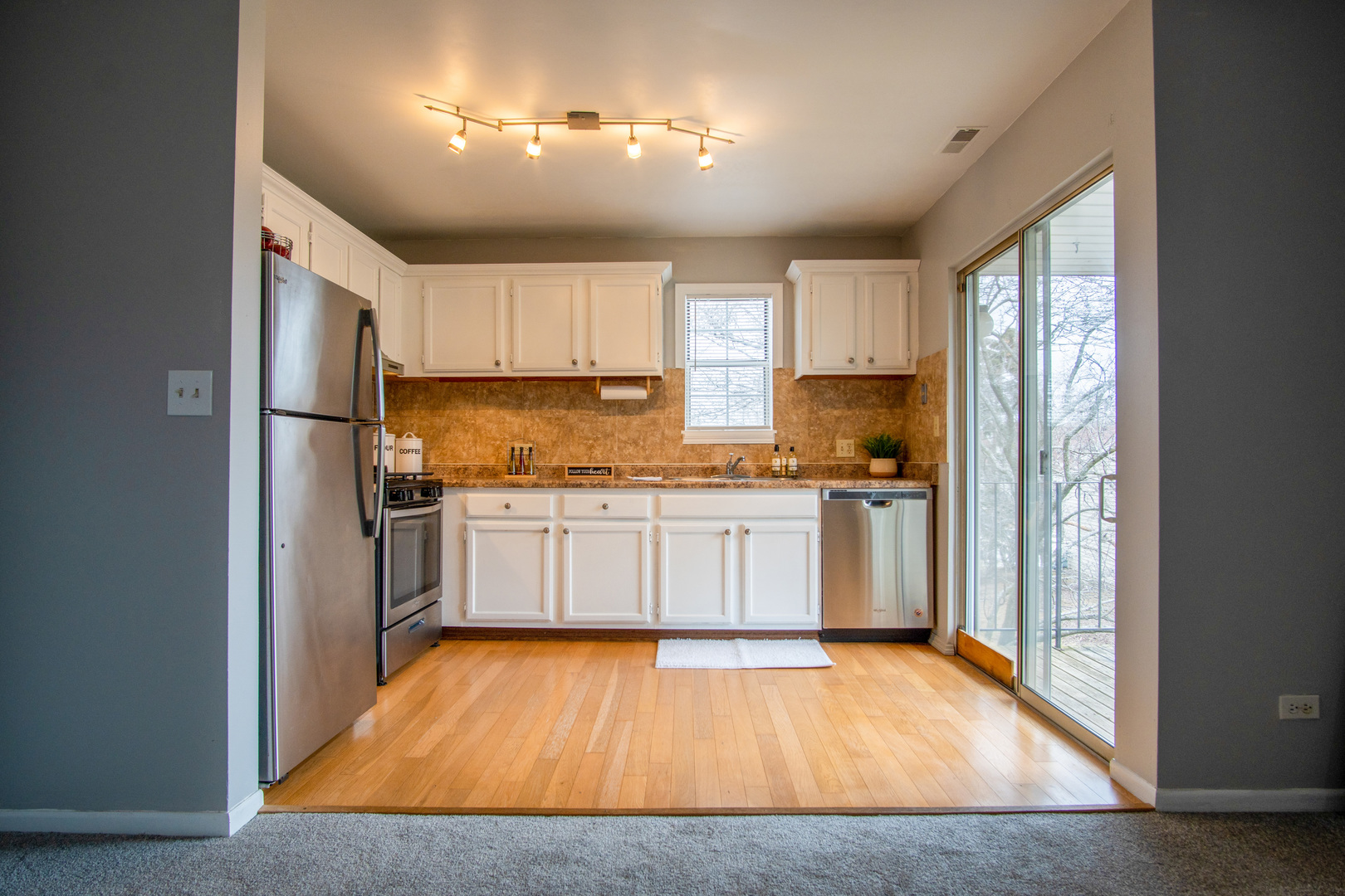 15 Gant Circle #E, Streamwood, IL 60107
