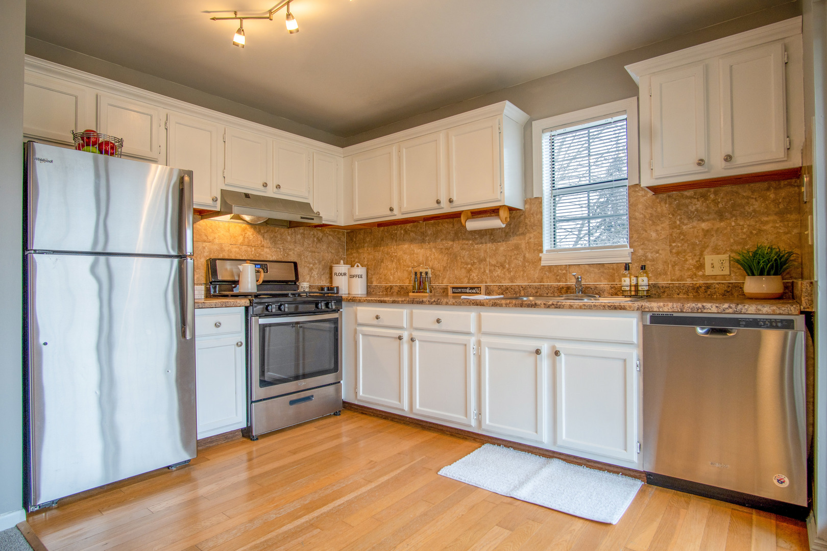 15 Gant Circle #E, Streamwood, IL 60107