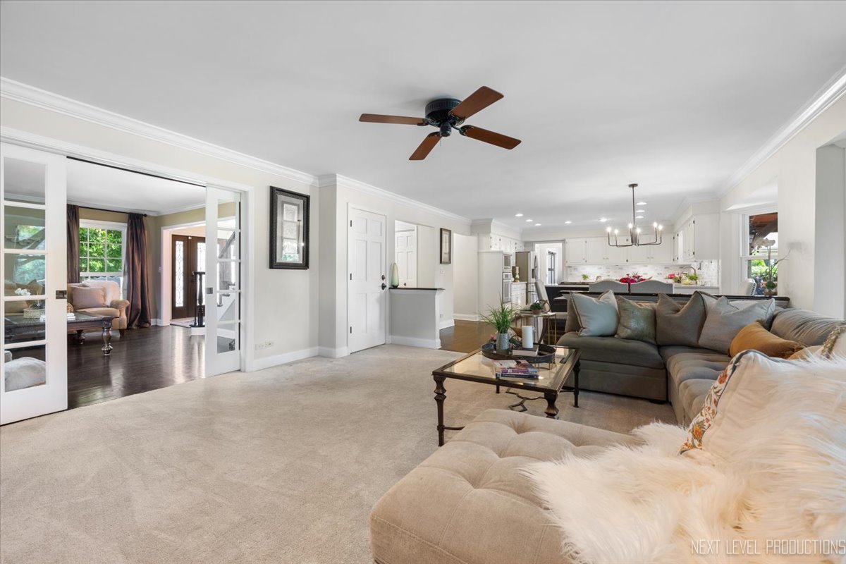 621 Dilorenzo Drive, Naperville, IL 60565