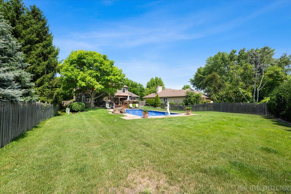 621 Dilorenzo Drive, Naperville, IL 60565